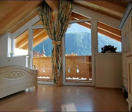Anton'S Appartements Oetz Zimmer foto
