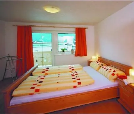 Anton'S Appartements Oetz Zimmer foto