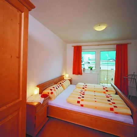 Anton'S Appartements Oetz Zimmer foto